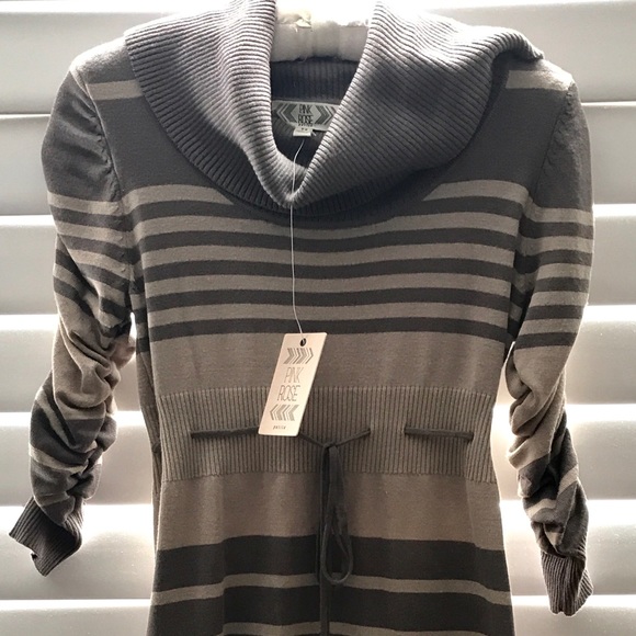 Dress - Picture 3 of 4